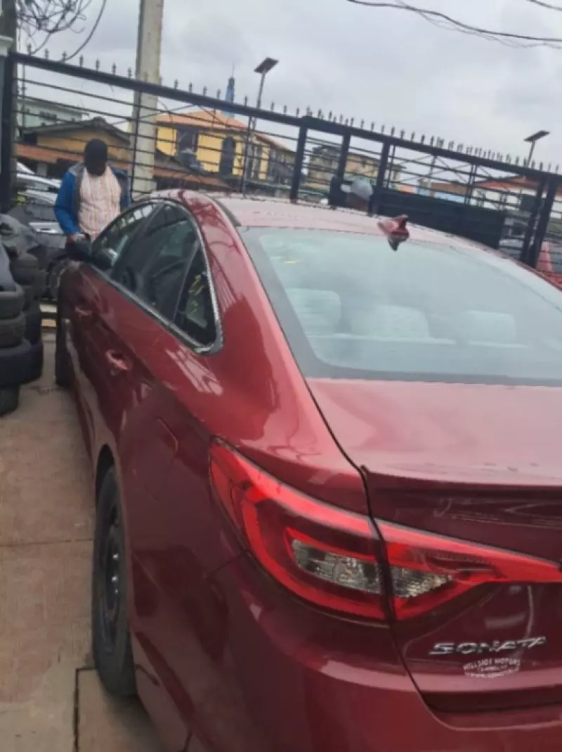 Hyundai Sonata   - 2015