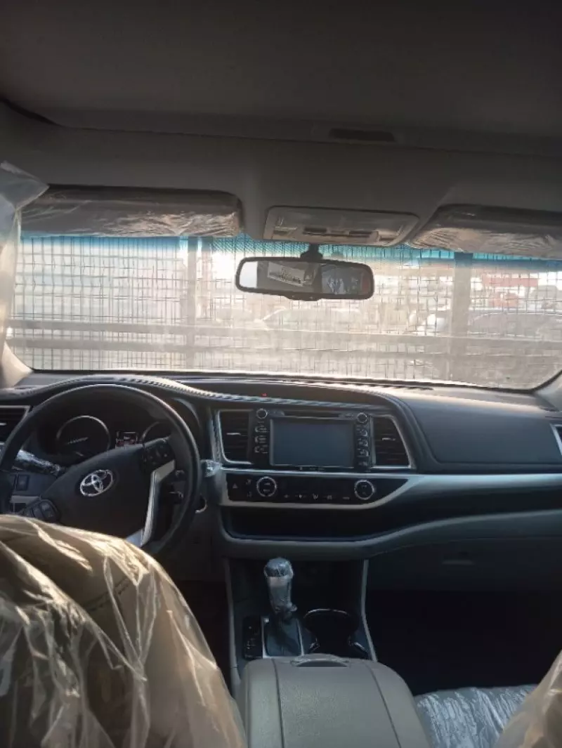 Toyota Highlander   - 2016