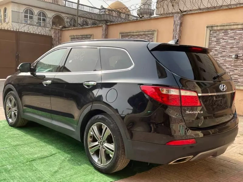 Hyundai Santa FE   - 2013