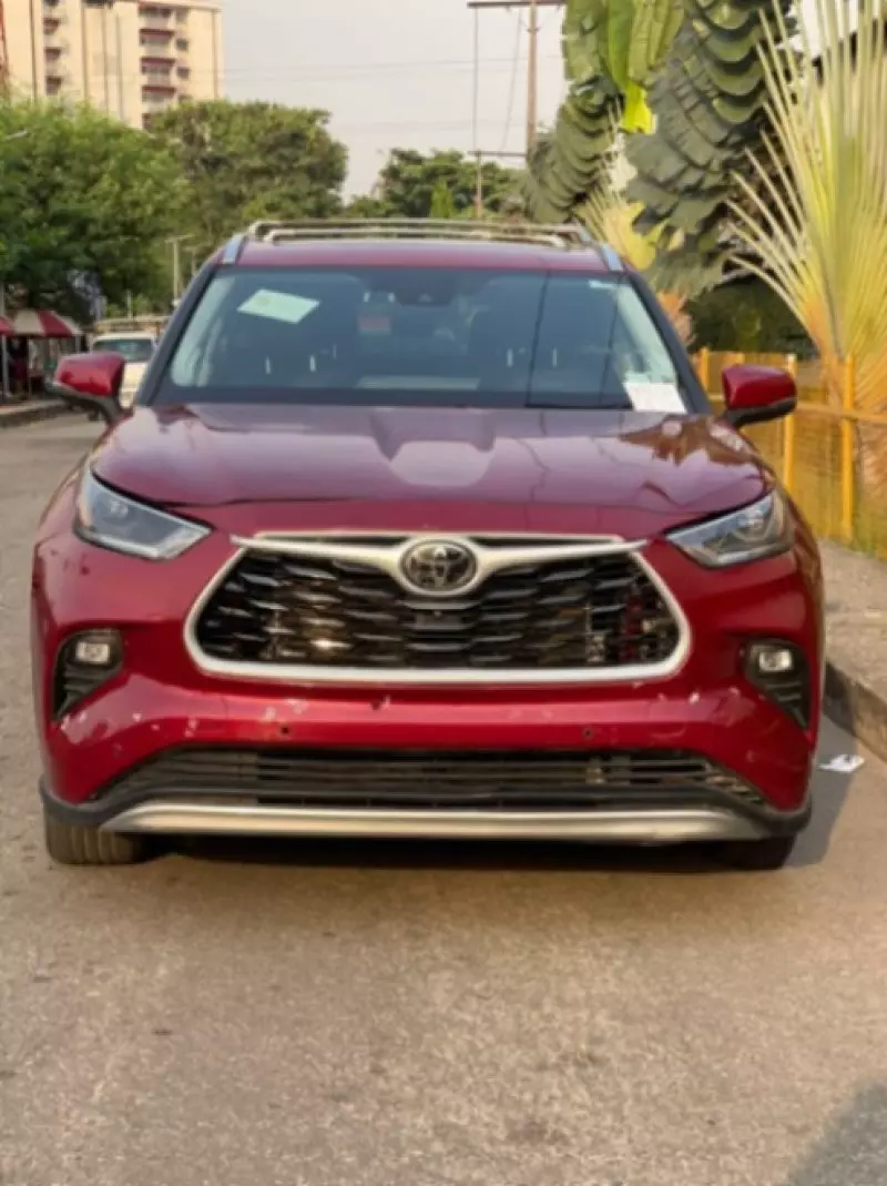 Toyota Highlander   - 2022