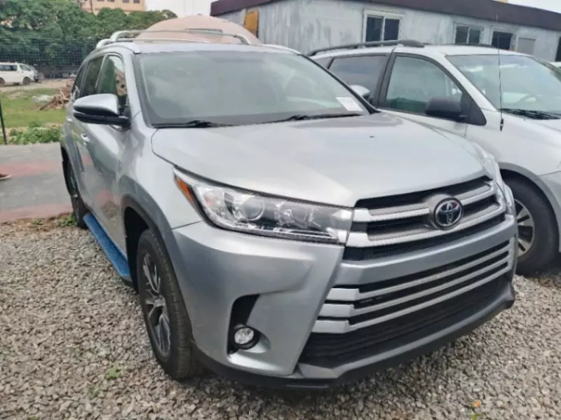 Toyota Highlander   - 2016
