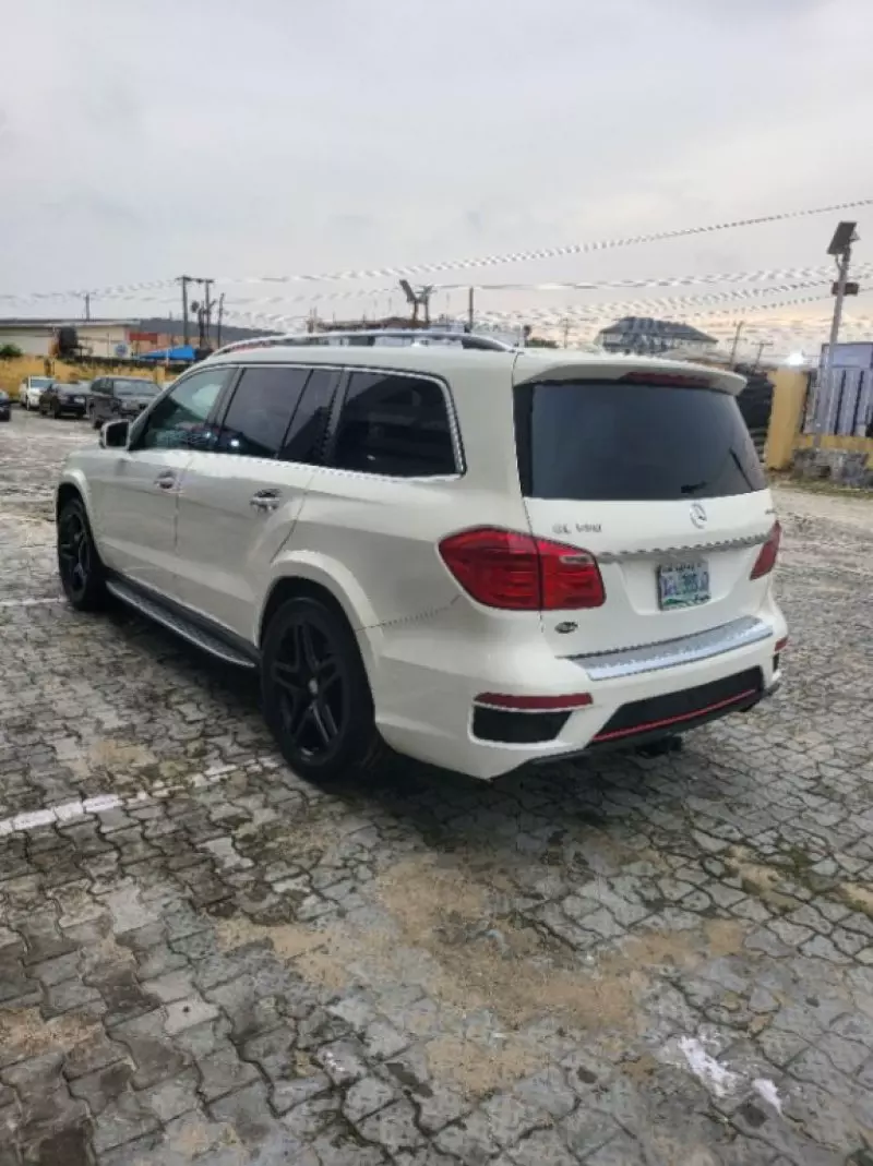 Mercedes-Benz GL 550