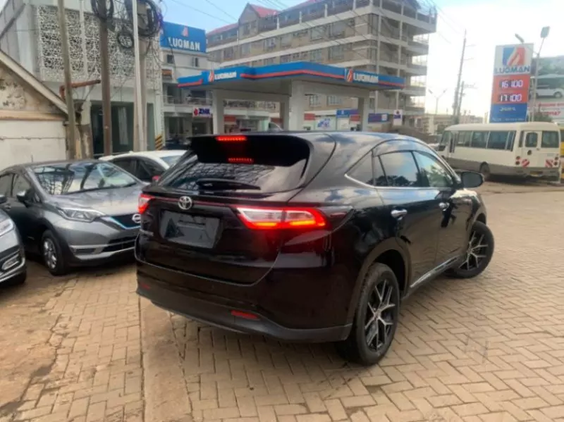 Toyota Harrier   - 2019