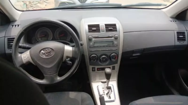 Toyota Corolla   - 2010