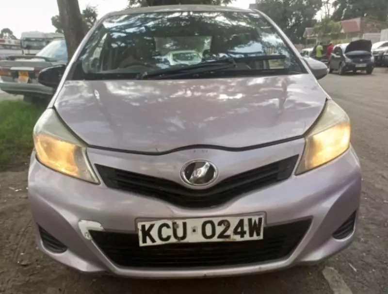 Toyota Vitz   - 2012