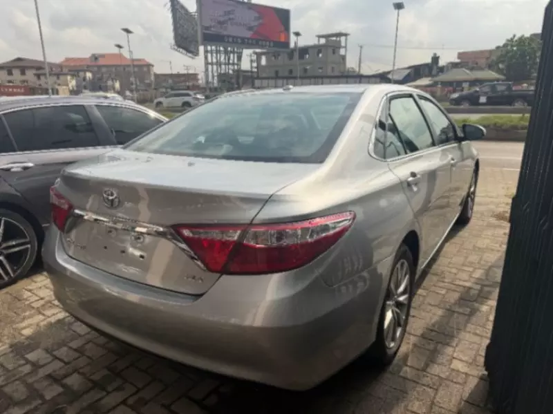 Toyota Camry   - 2017