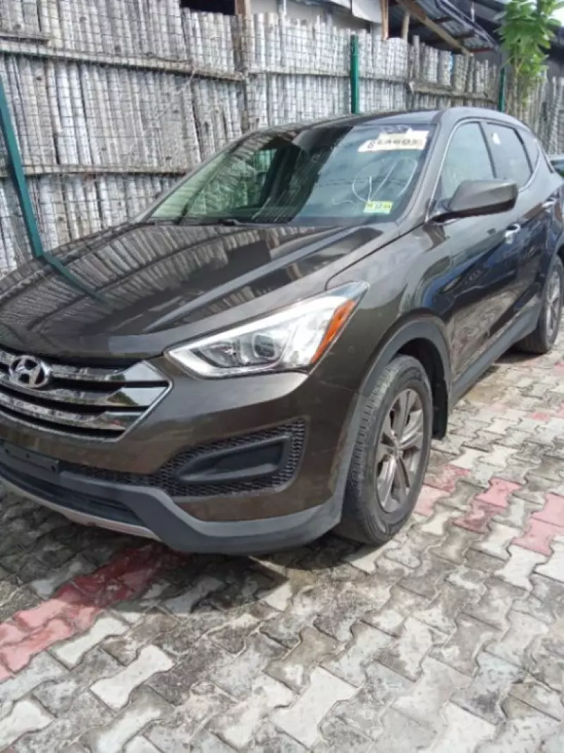 Hyundai Santa Fe   - 2013