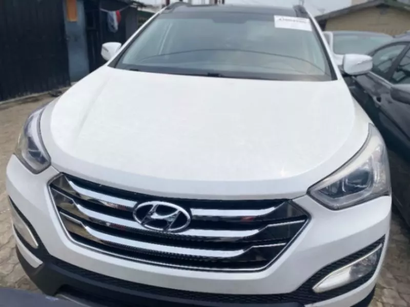 Hyundai Santa Fe   - 2014