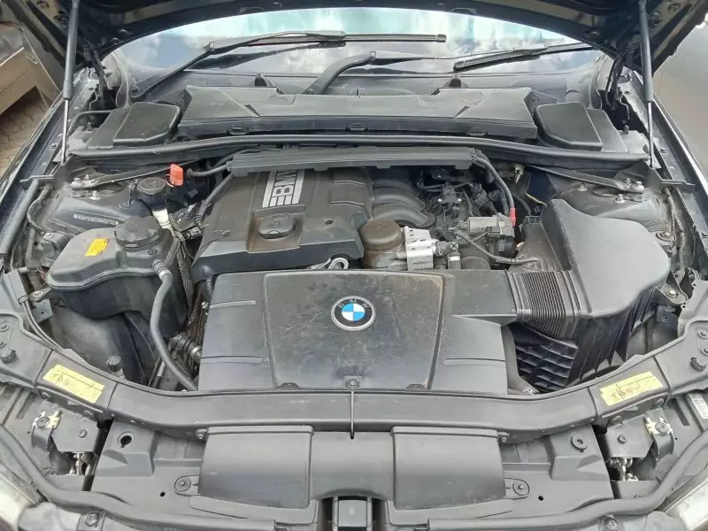 BMW 320   - 2010
