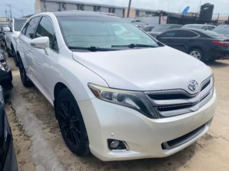 Toyota Venza   - 2015