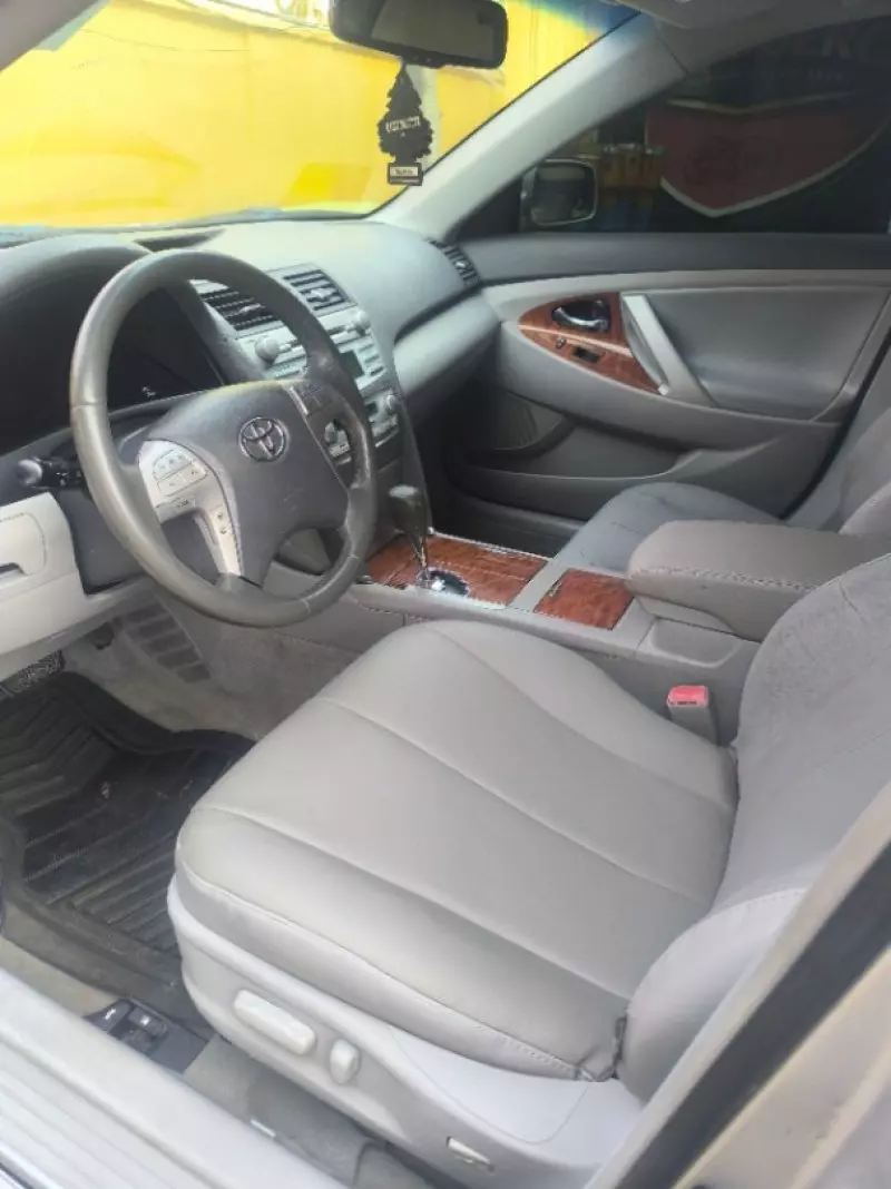 Toyota Camry   - 2009