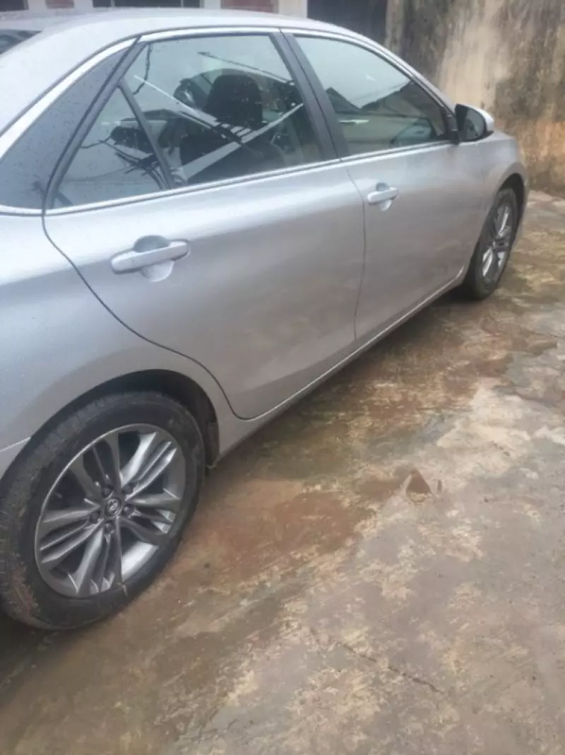 Toyota Camry   - 2016