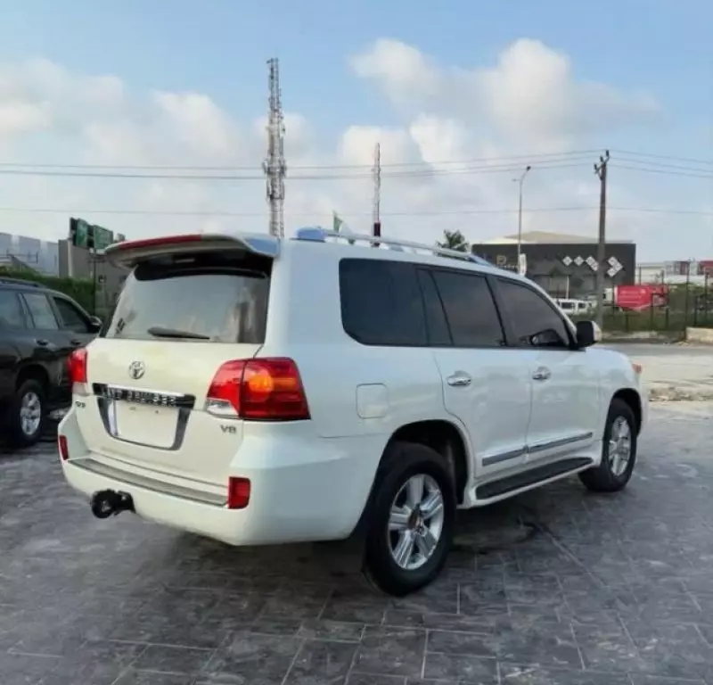 Toyota Land Cruiser GXR   - 2013