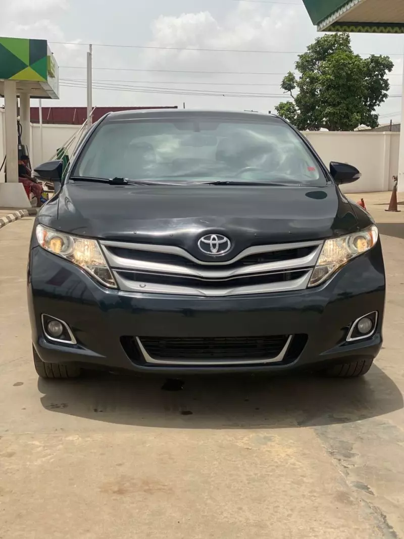 Toyota Venza   - 2014