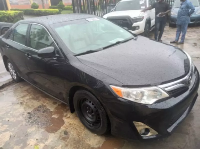 Toyota Camry   - 2013