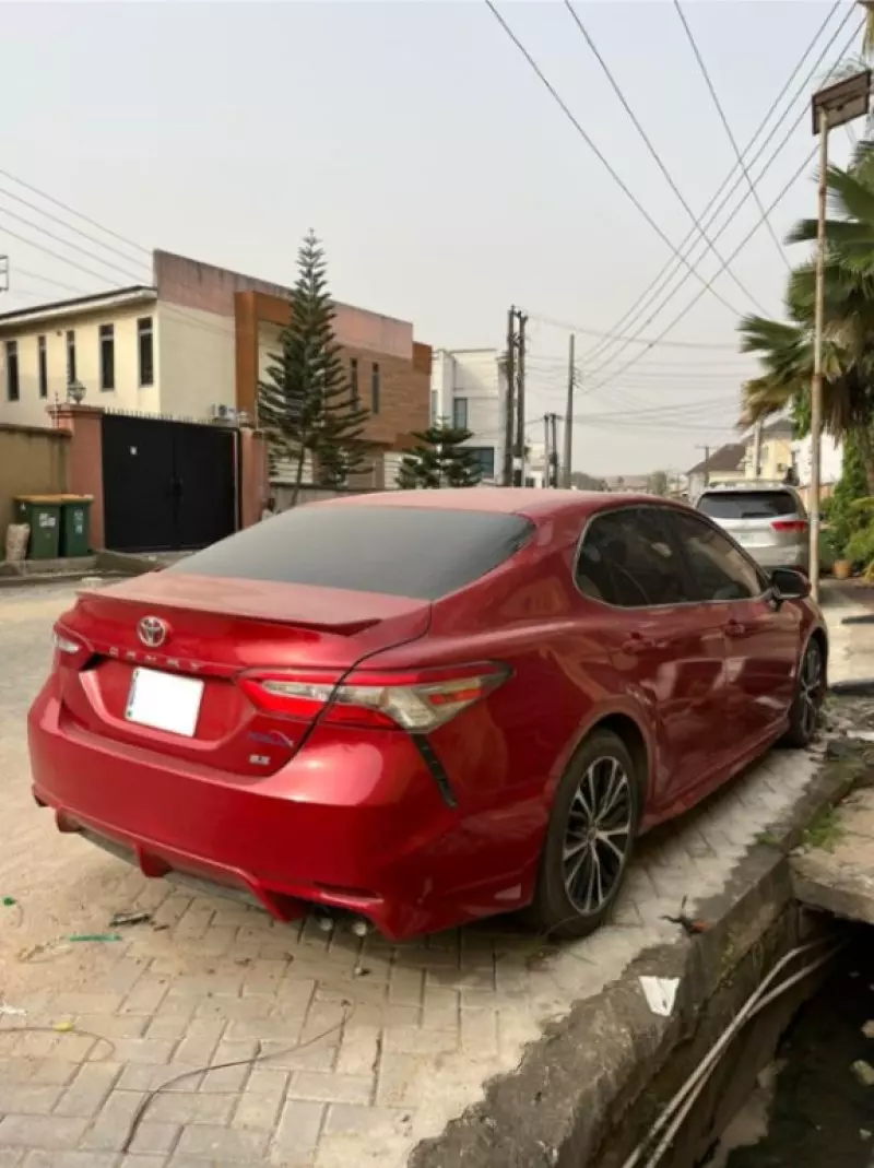 Toyota Camry   - 2018