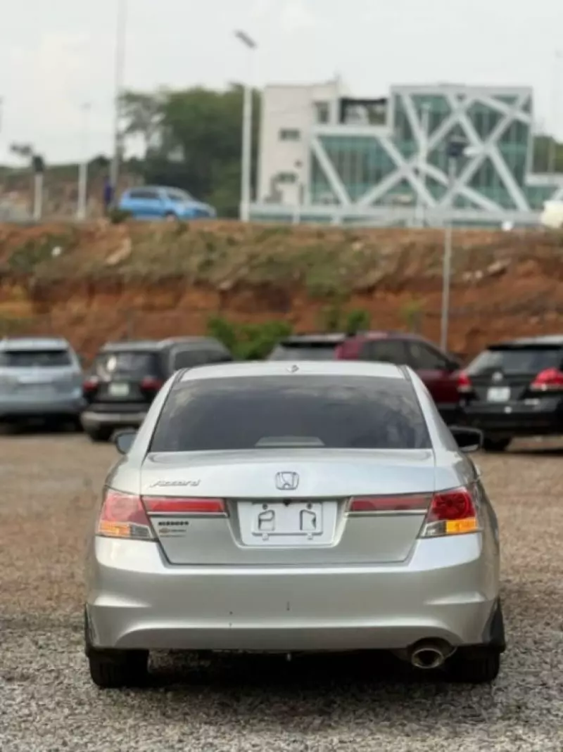 Honda Accord   - 2011