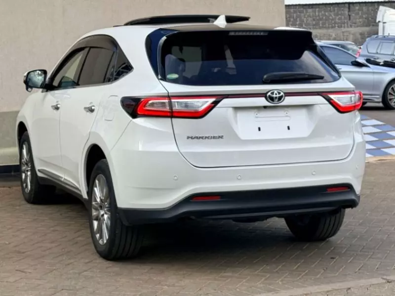 Toyota Harrier   - 2019