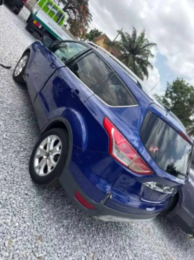 Ford Escape   - 2015