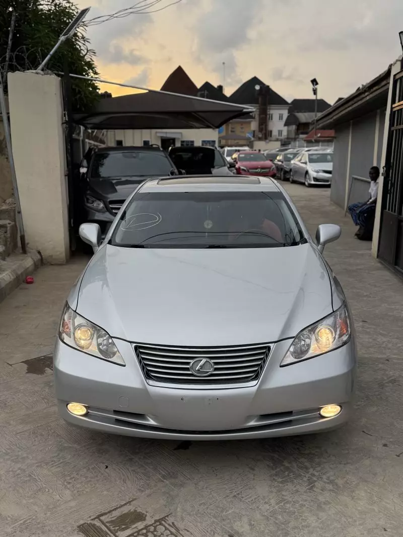 Lexus ES   - 2009