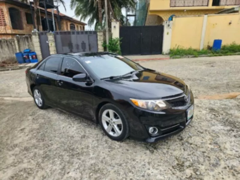 Toyota camry   - 2014