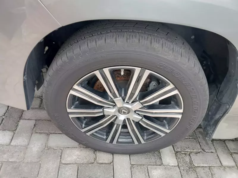 Lexus LX 570   - 2018