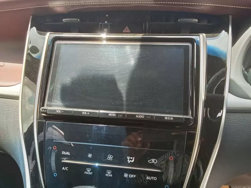 Toyota Harrier   - 2017