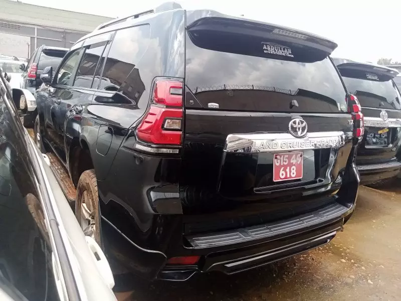 Toyota Landcruiser Prado   - 2016