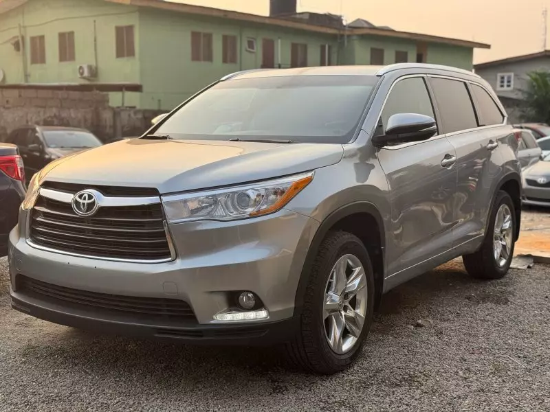Toyota Highlander   - 2015
