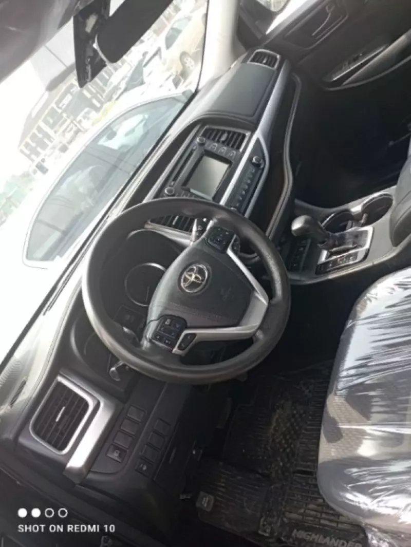 Toyota Highlander   - 2019