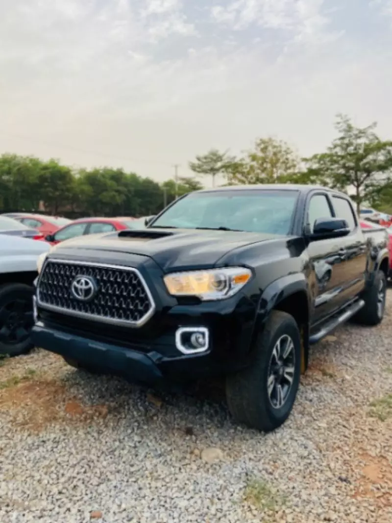 Toyota Tacoma   - 2018