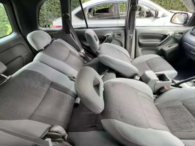 Toyota RAV 4   - 2001