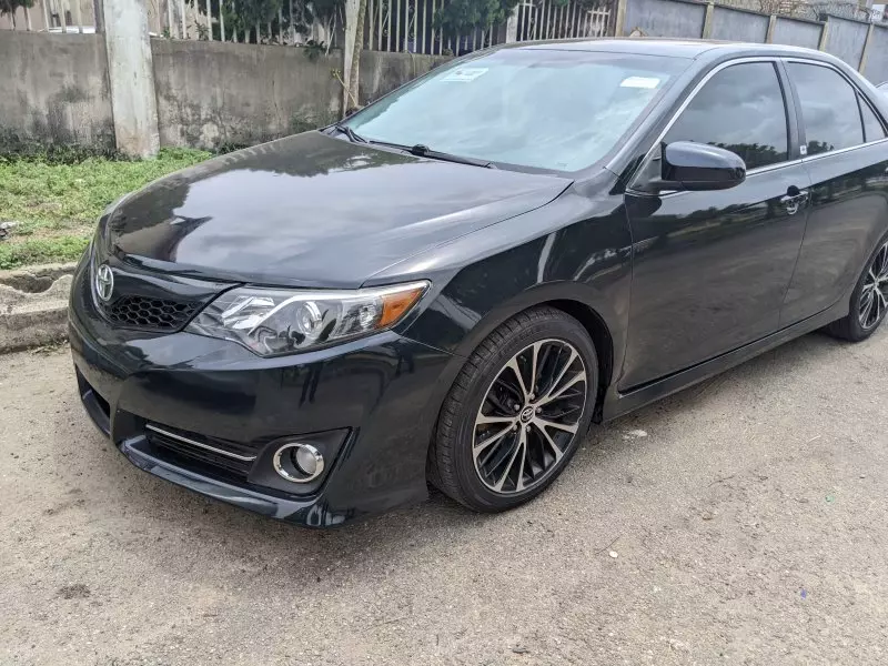 Toyota Camry   - 2014