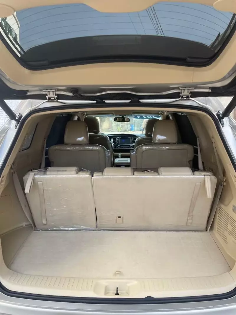 Toyota Highlander   - 2015