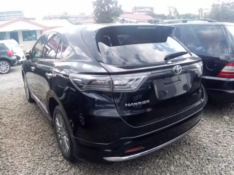 Toyota Harrier   - 2016