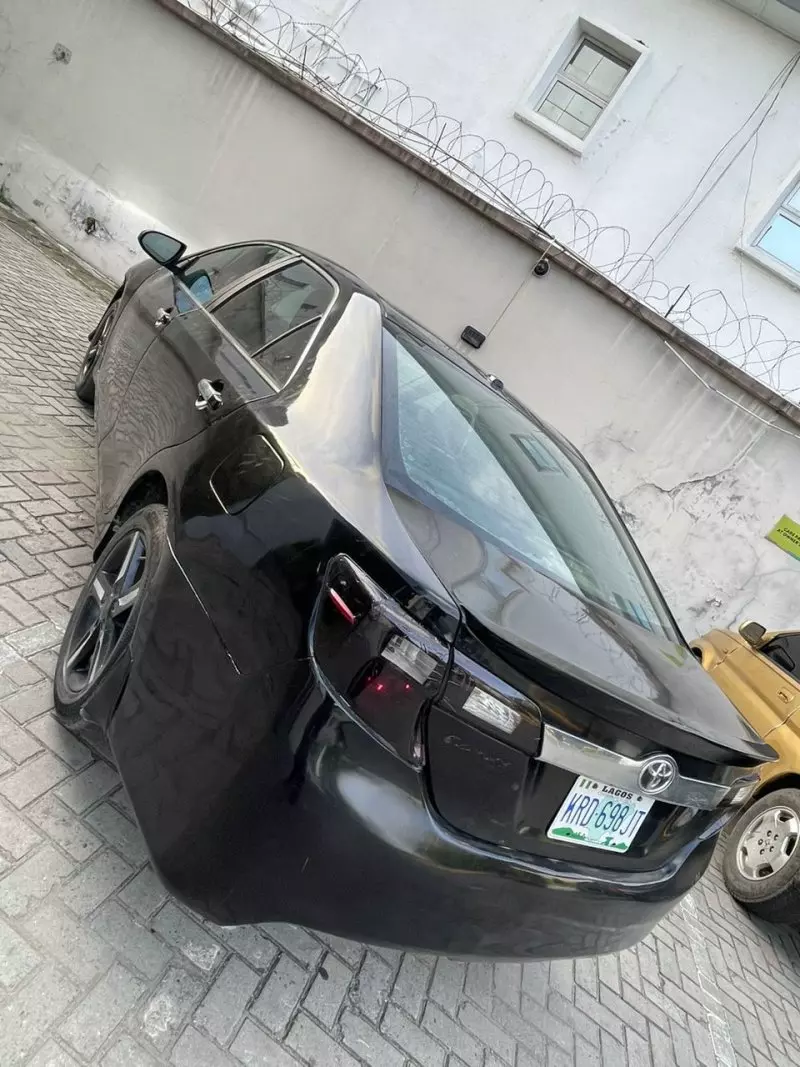 Toyota Camry   - 2012