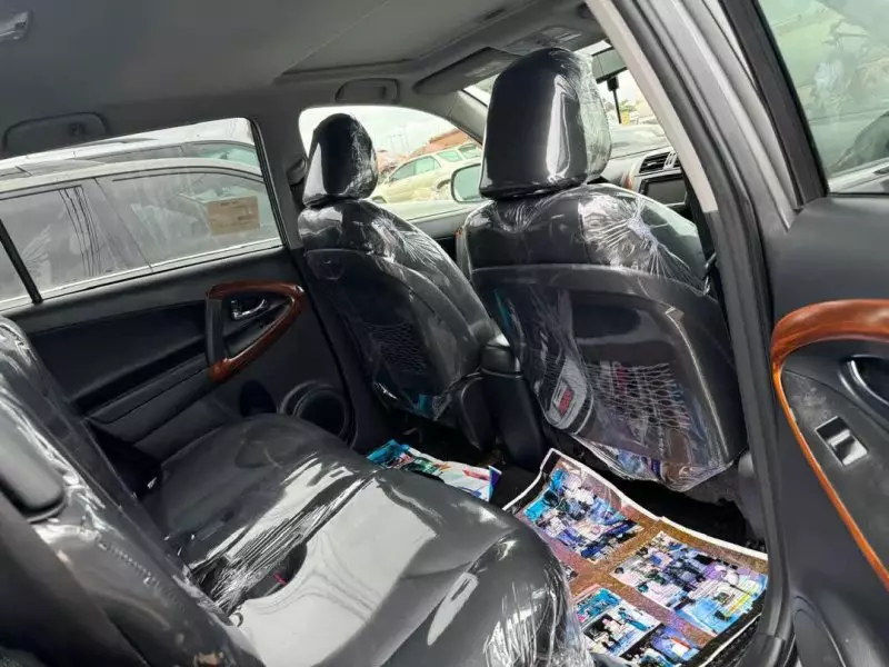 Toyota RAV 4   - 2011
