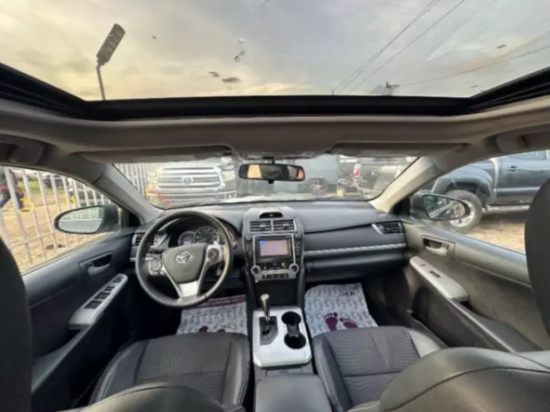 Toyota Camry   - 2012