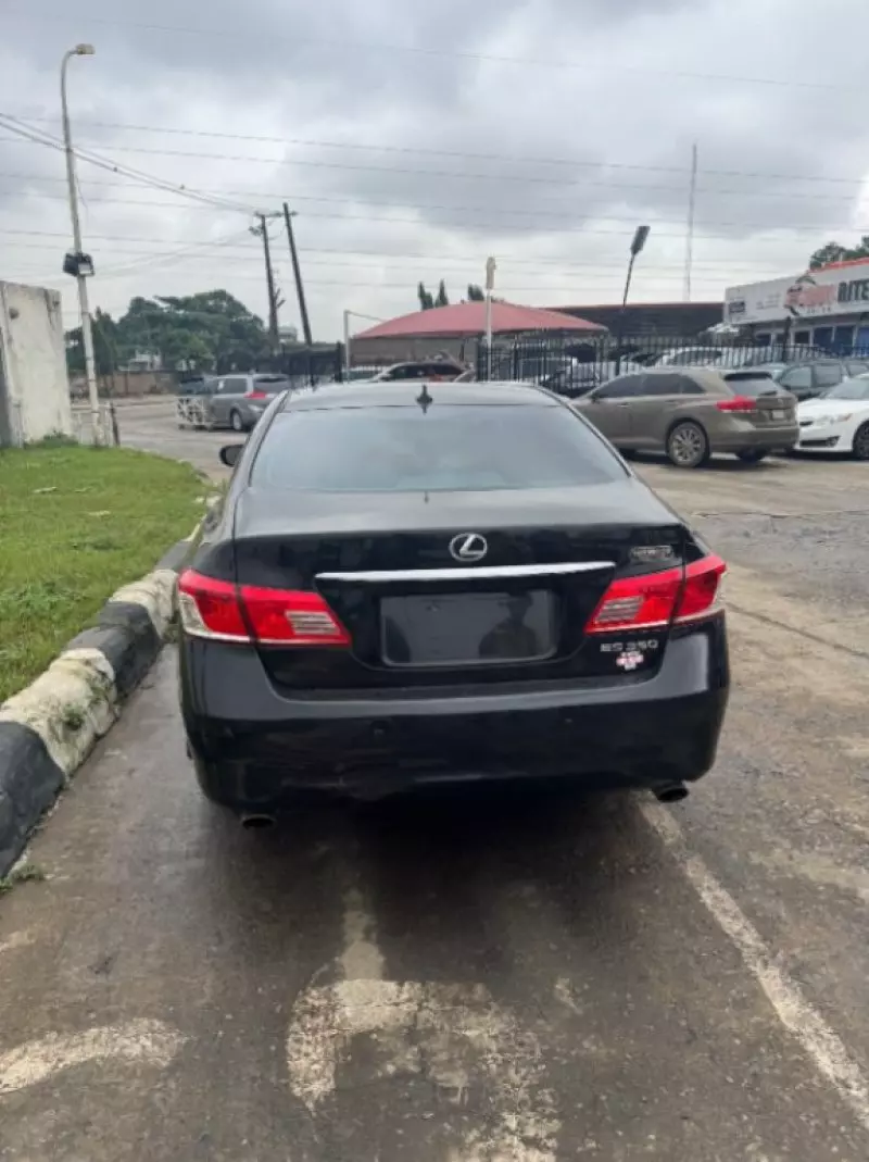 Lexus ES 350 - 2011