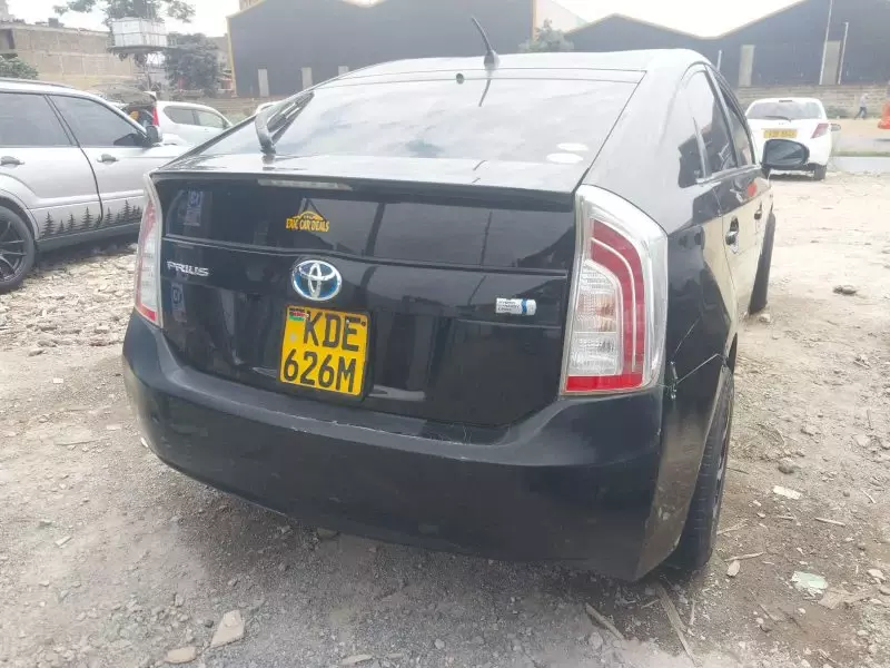 Toyota Prius   - 2014