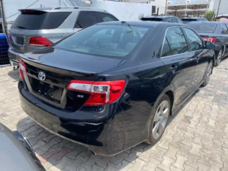 Toyota Camry   - 2012