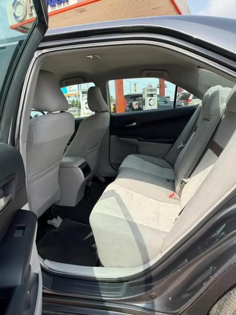 Toyota Camry   - 2012