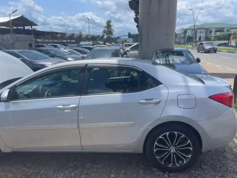 Toyota Corolla   - 2014