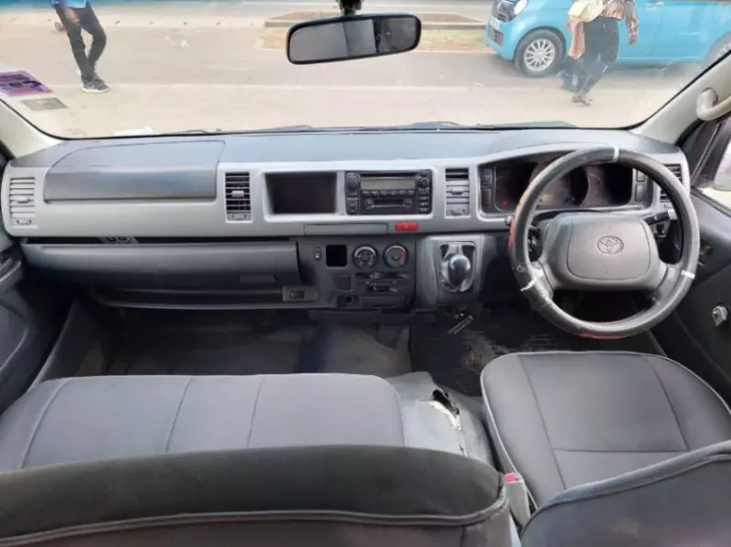 Toyota Hiace   - 2010