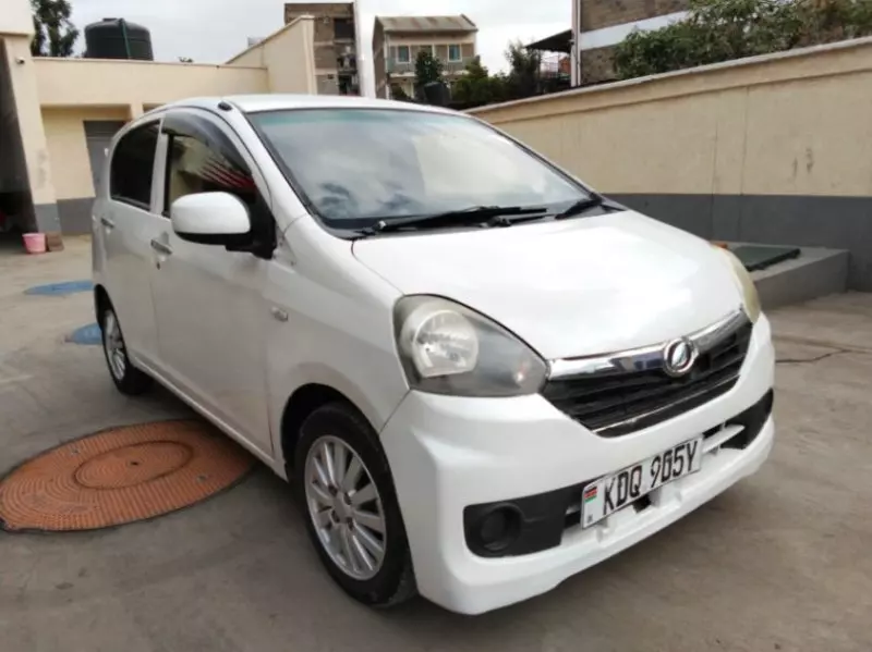 Daihatsu Mira    - 2017