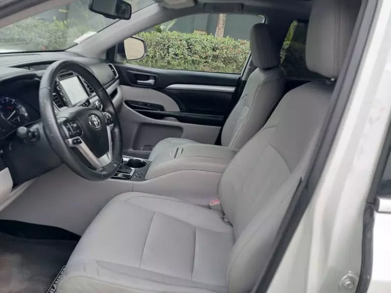 Toyota Highlander   - 2014