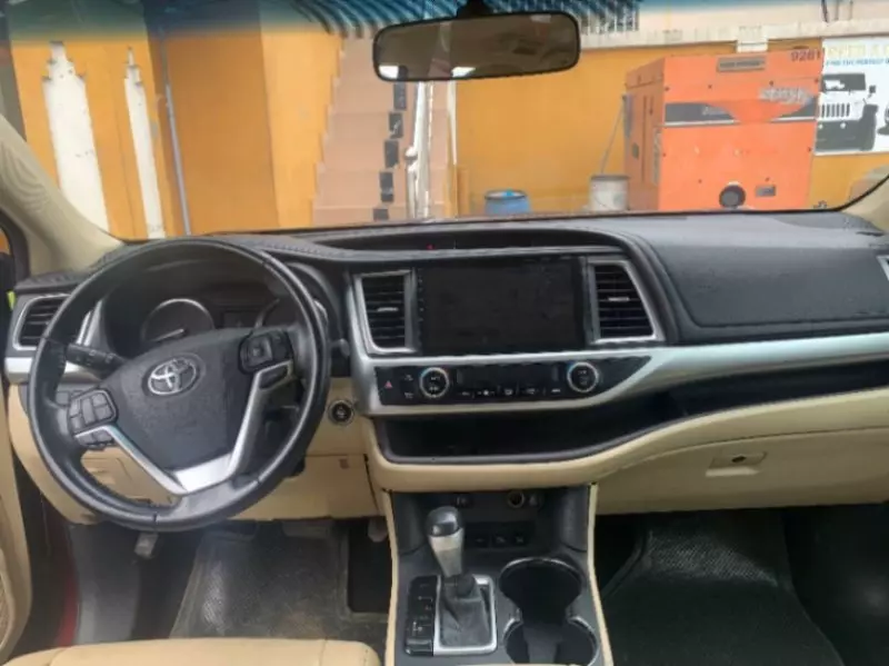 Toyota Highlander   - 2015