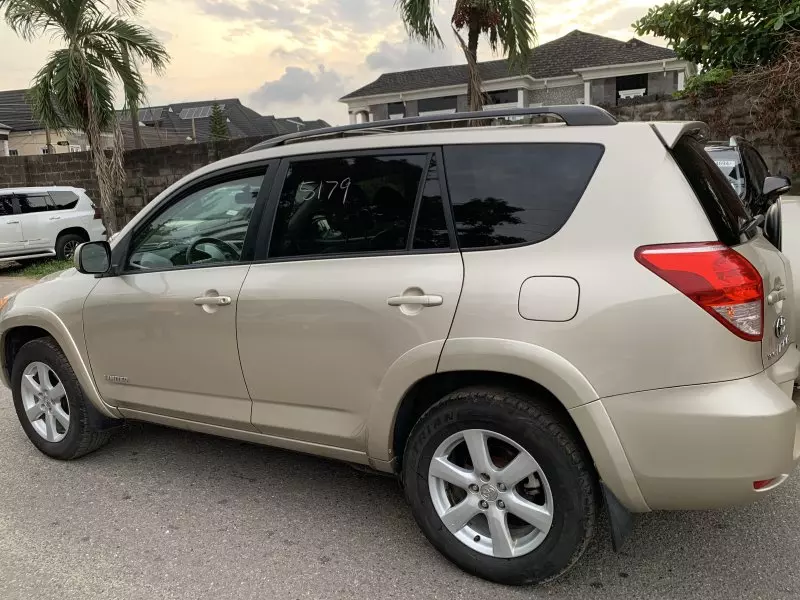 Toyota RAV 4   - 2006