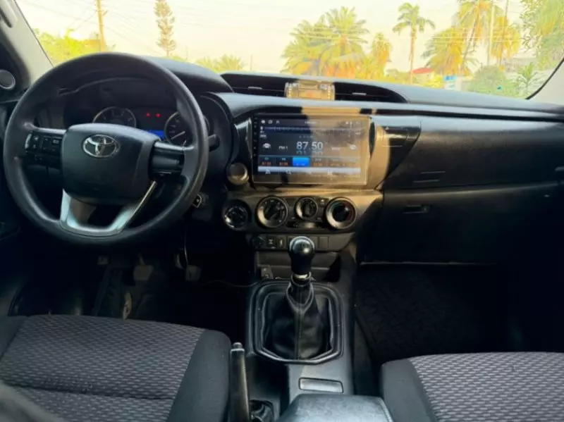 Toyota Hilux   - 2018