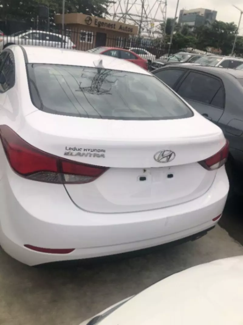 Hyundai Elantra   - 2015